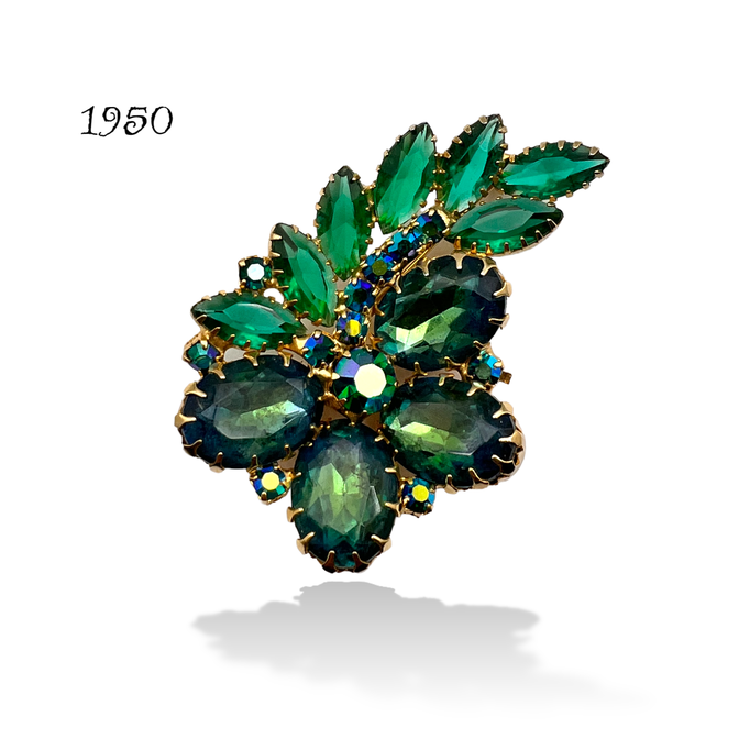 Vintage Juliana by D & E Green and Blue Rhinestone Brooch - beautiful leaf shape full of sparks- Art.655/6