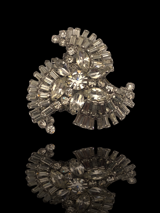 Juliana DeLizza & Elster Large Sparkling Ice rhinestones Swirling Brooch - Awesome clear light Juliana designer Quality - Art.771/4 