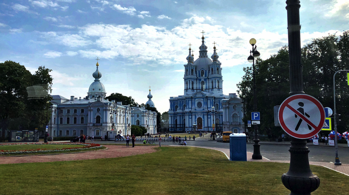 2018 | St. Petersburg | Smolny-Kloster und Auferstehungskathedrale | Das Kloster wurde von Zarin Elisabeth I. als Altersruhesitz geplant und von dem italienischen Baumeister Bartolomeo Francesco Rastrelli in den Jahren 1748-1757 erbaut.