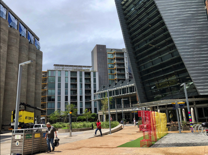 2019 | Kapstadt | Waterfront, «Silo-Komplex»: Super-moderne Architektur auf dem gesamten «Silo-Gelände».