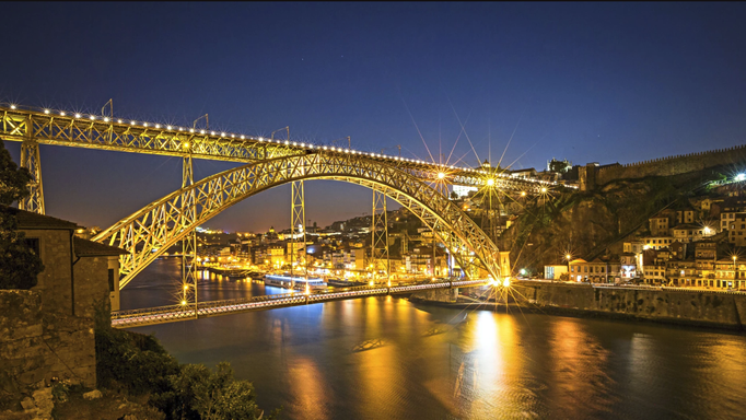 2026 | Porto «by night».
