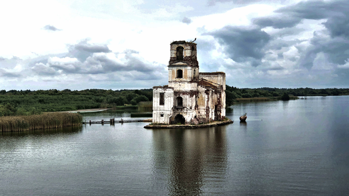 2018 | Krochino | Wo der Weisse See in die Scheksna ausläuft | Kirchenruine als letzte Erinnerung an die Flutung des Wolga-Ostsee-Kanals.