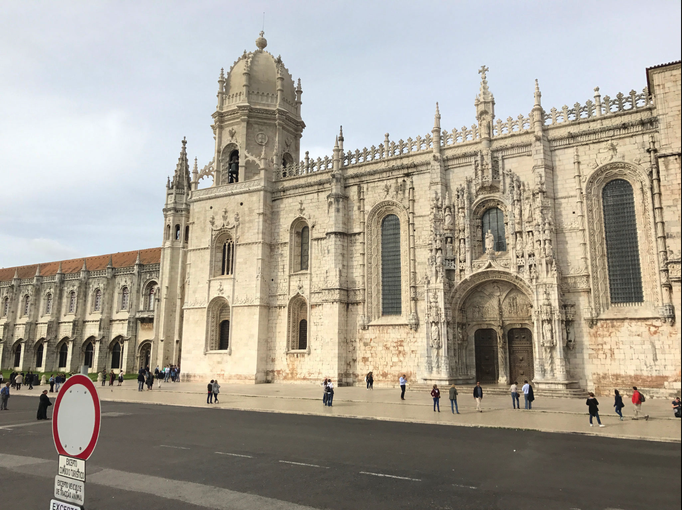 Lissabon '16 | «Hieronymus»-Kloster: Wie die «Torre de Belém» ein Jahrhunderte altes Bauwerk aus der imperialen Glanzzeit. Im «Mosteiro dos Jeronimos» befinden sich die Königsgräber und die Sarkophage Luiz Vaz de Camoes und Vasco da Gamas.