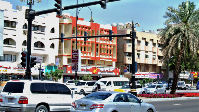 2007-2013 | AbuDhabi, «Al Ain»: «Bunte Hauptstrasse».