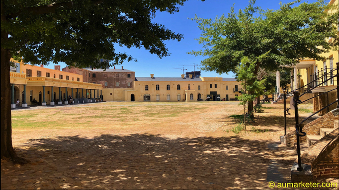 2018 | Kapstadt | «Castel of Good Hope», Vorhof: Rechter Nebentrakt. Militärmuseum