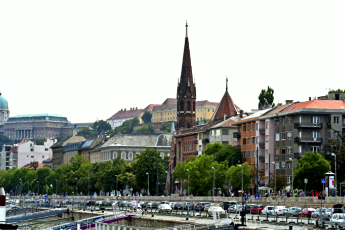 2013 | Fahrradtour Passau-Budapest-Passau, Budapest: «Teleblick» vom «MS myStory»-Sonnendeck Richtung Burghügel.