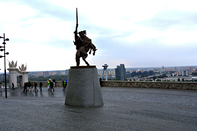 2013 | Fahrradtour Passau-Budapest-Passau, Bratislava: «Pressburg» mit Reiterdenkmal von Svatopluk.