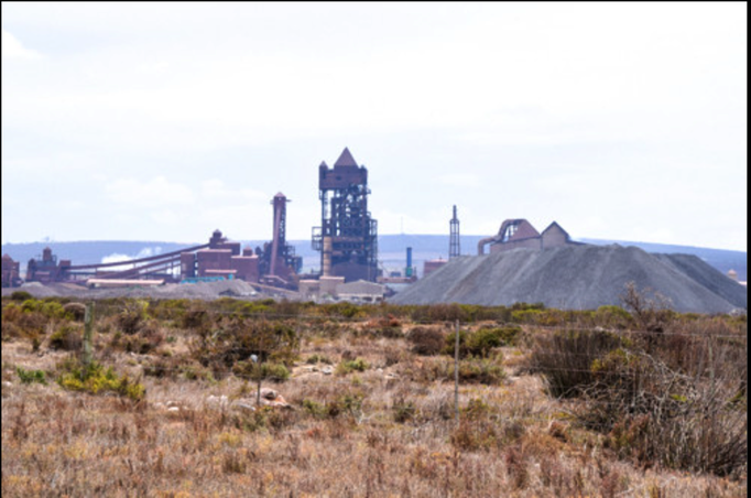 2015 | Südafrika | Westkap, Saldanha: «Teleblick» auf die riesige Schwerindustrie.