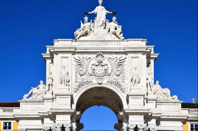 Lissabon '16 | «Praça do Comércio»: Der «Arco da Rua Augusta» stellt den Eingang zur «Baixa Pombalina», der nach 1755 neu gebauten Innenstadt Lissabons, dar.