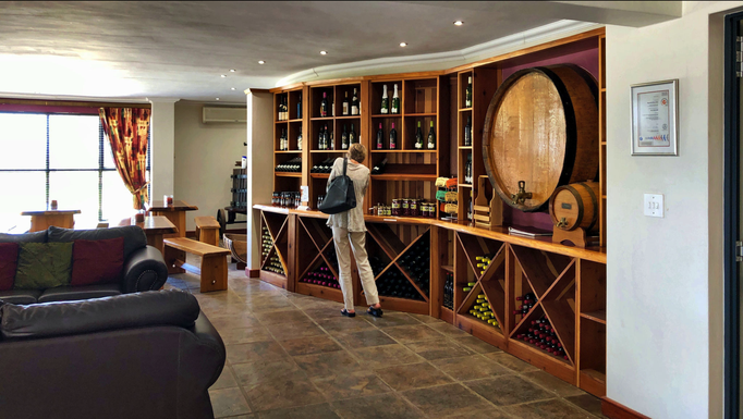 2019 | Kapstadt | Cape Winelands, Worcester Wine & Olive Route, «Brandvlei Cellar», BC Wines: Unser «Tischwein-Lieferant». Auch «das» für Touristen ein weisses Blatt.