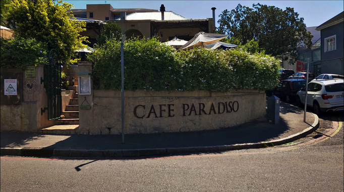 2019 | Kapstadt | Foreshore, «Café Paradiso», Kloof St: Unser «Lieblingsplatz» für mediterranes Essen.