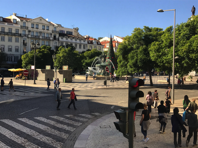 Lissabon '16 | Der «Rossio», offiziell «Praça de D. Pedro IV», ist neben der «Praça da Figueira» einer der 3 wichtigsten innerstädtischen Plätze Lissabons.