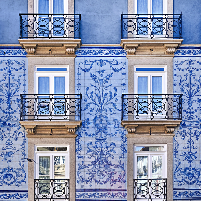 2026 | Porto | Häuserfassade mit Azulejos.