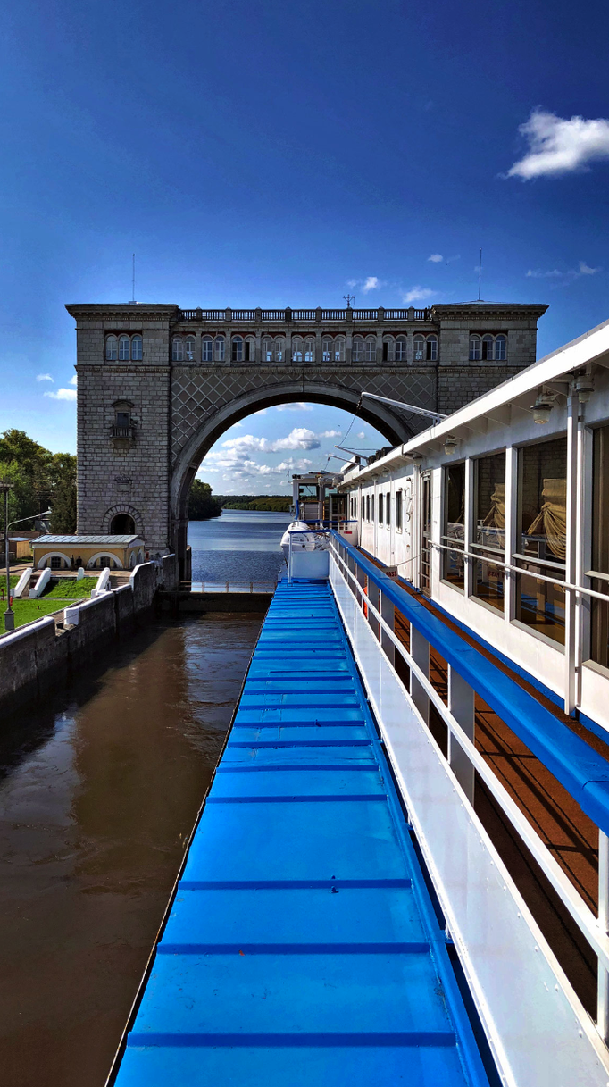 2018 | Uglitsch | Schleuse an der Wolga zum Uglitscher Stausee | 11 m Niveau-Unterschied.