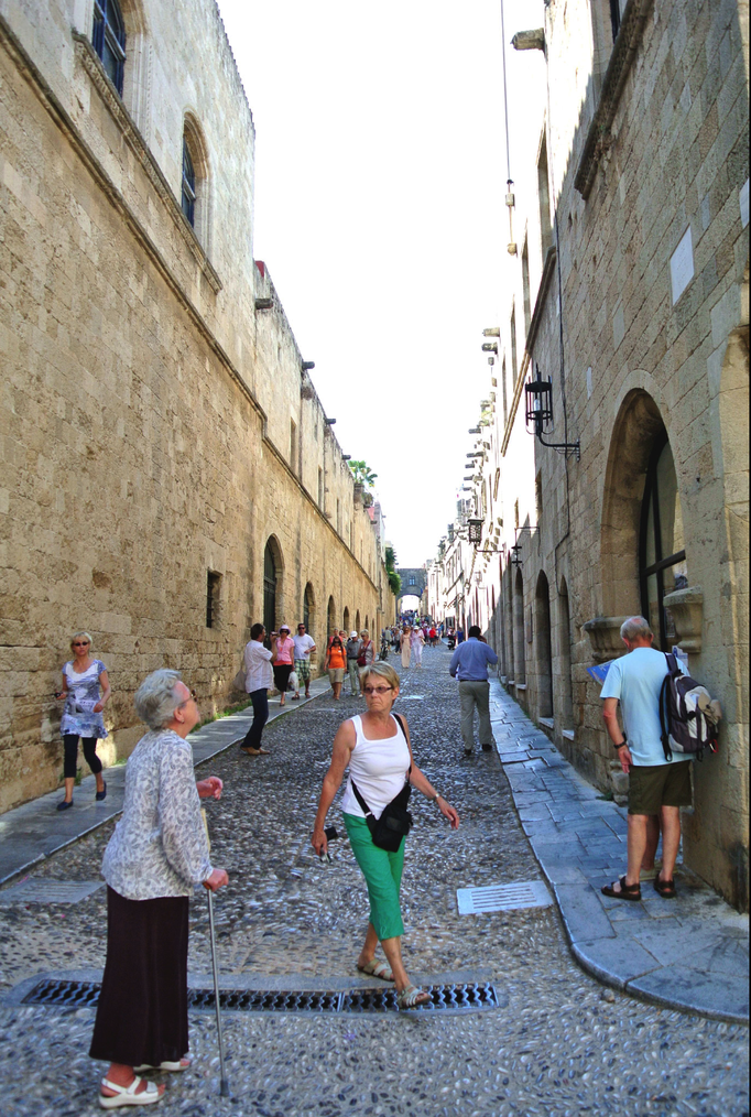 Rhodos '13 | Rhodos-Stadt: Die «Ritterstrasse» in der Altstadt.