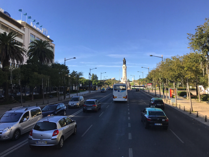Lissabon '16 | Blick auf die «Praça dos Restauradores» mit dem Denkmal des «Marques de Pombal».