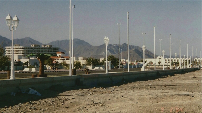 2012 | Ras-al-Khaimah: Tagesreise in das noch sehr am Anfang «der Entwicklung» stehende Emirat. Corniche. 