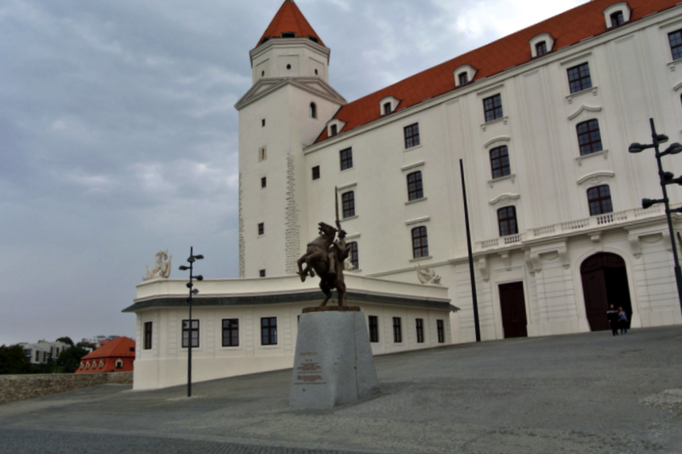 2013 | Fahrradtour Passau-Budapest-Passau, Bratislava: «Pressburg» mit Reiterdenkmal.