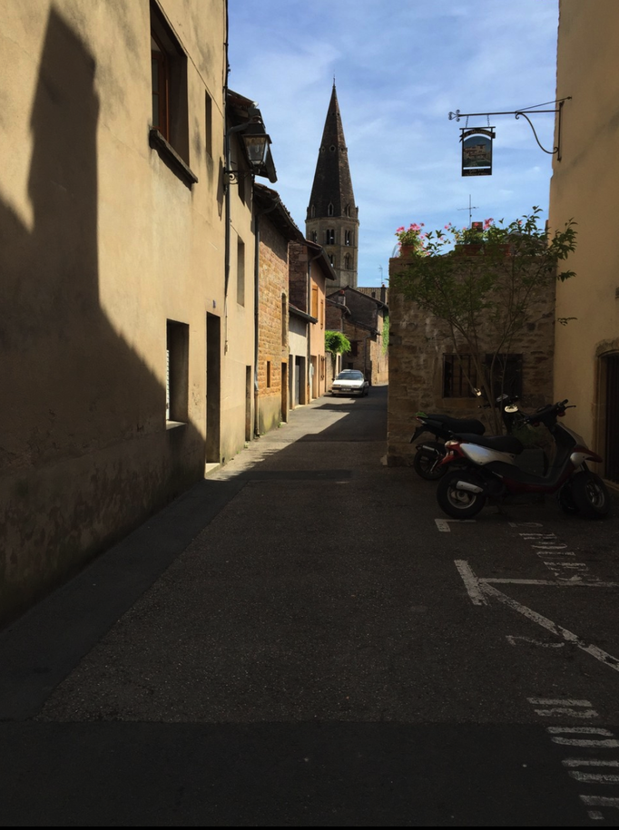 2015 | Fahrradtour «Burgund», Cluny: «Altstadt-Bummel» bei gut 40° C.