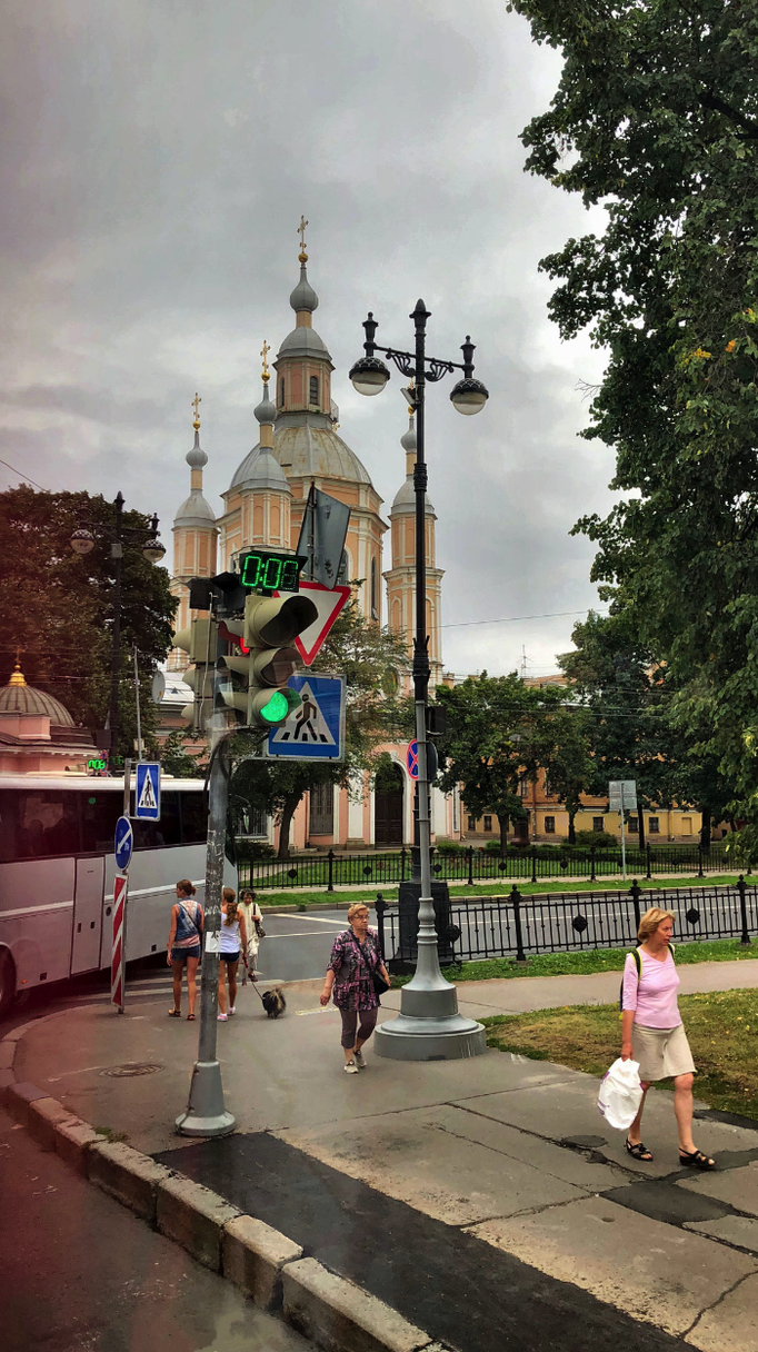 2018 | St. Petersburg | Stadtrundgang | Schnappschuss durch's Busfenster.