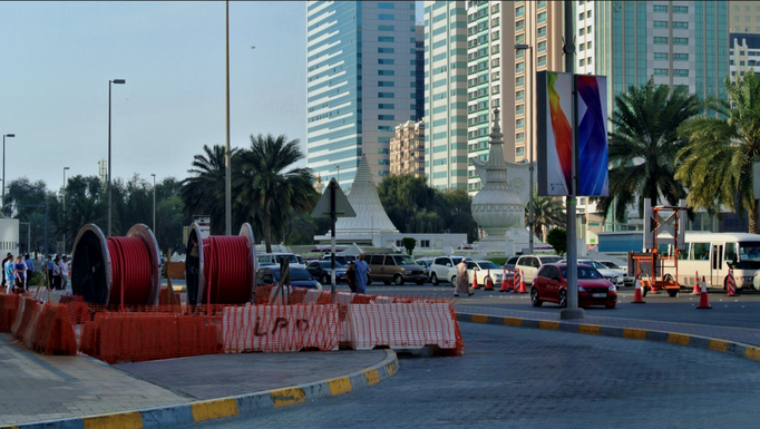 2009 | AbuDhabi City: Giganto-Strassendekoration.