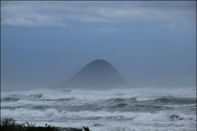2015 | Neuseeland | «Ohope Beach», Whakatane, Bay of Plenty: «Tsunami-Warnung». «White Island» - die Wellen schlagen immer höher!