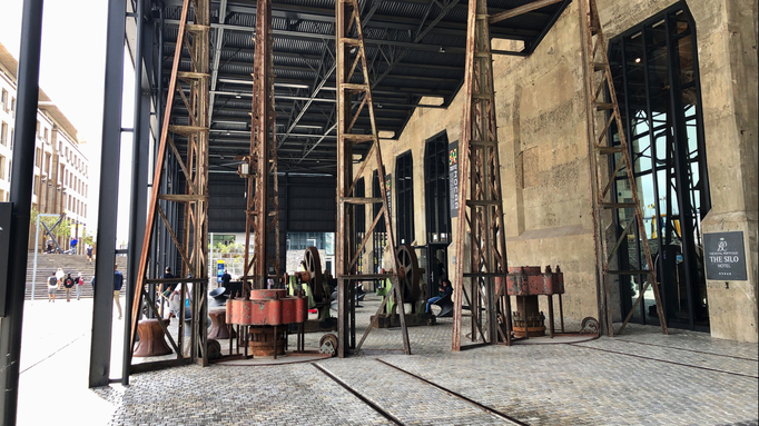 2019 | Kapstadt | Waterfront, Silo-Komplex, «Zeitz Mocaa» Museum of Contemporary African Art: «Themen-gerechter» Eingangsbereich.