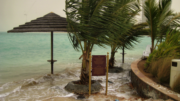 2007-2013 | «Poolsite», Al Raha Beach Resort: Heftiger Sturm mit «Überschwemmung!».
