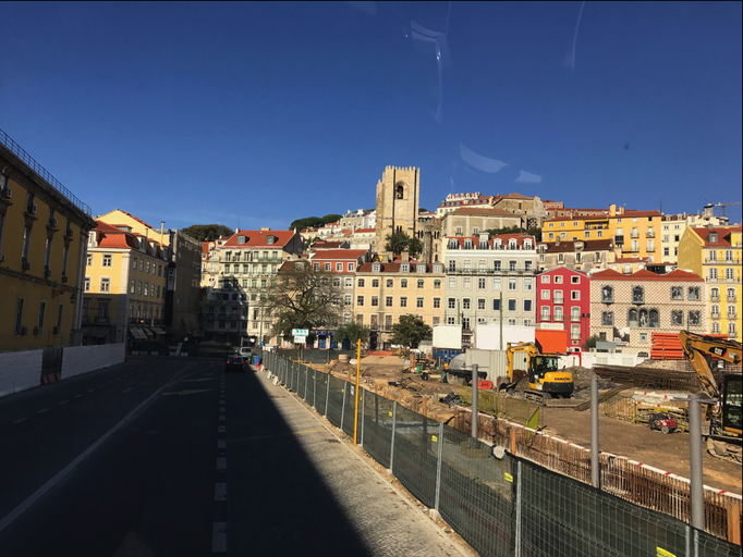 Lissabon '16 | Altstadt-Ansicht von der «Avenida 24 de Julho». 