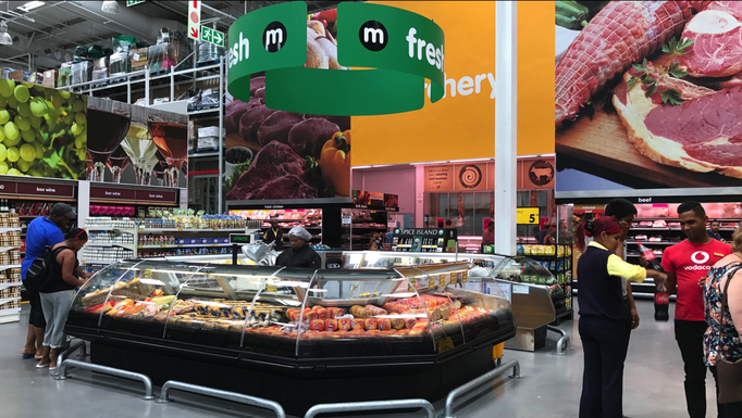 2017 | Kapstadt | Milnerton, «Makro Market»: Alles in XXL-Size! Die Warenpräsentationen - gerade für einen «Jumbo-Market» - gut überschaubar, sauber und «anmächelig».