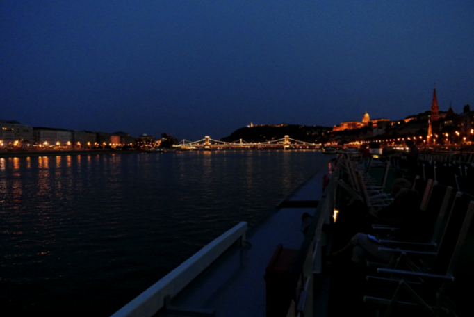 2013 | Fahrradtour Passau-Budapest-Passau, Budapest: «Kettenbrücke». «Burgpalast», rechts.