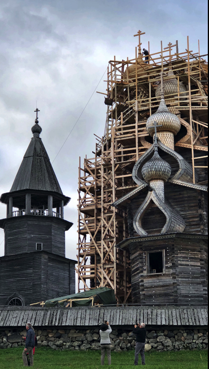 2018 | Kishi | Verklärungskirche | Sommerkirche | Glockenturm «Maria Schutz und Fürbitte».