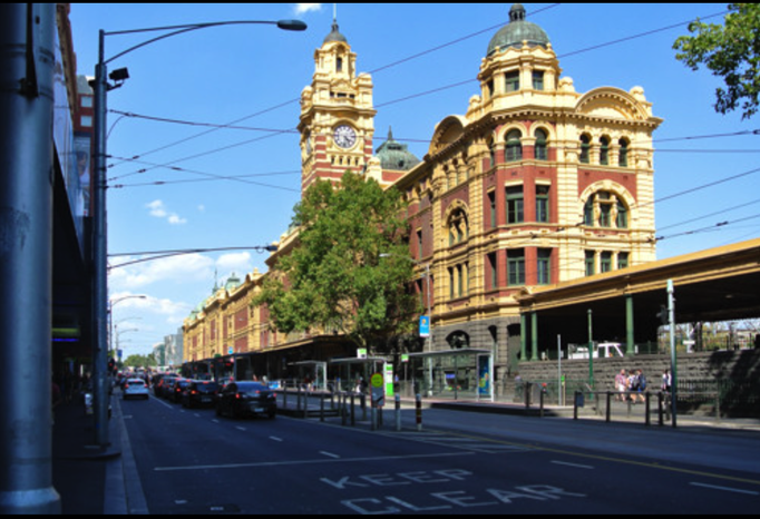 Australien '14 | Melbourne, Victoria: «Stadtbummel». «Finder Street Station», Nahverkehrs-Knotenpunkt der Metropole.
