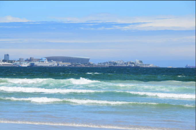 2015 | Südafrika | Westkap, Woodbridge Island: «Teleblick» auf das «Cape Town Stadium». Extra für die Fussball-WM 2010 gebaut.