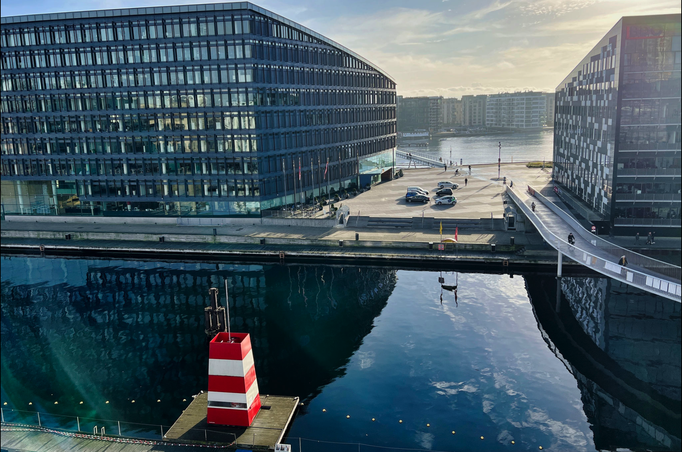 Kopenhagen '21 | Hotel «Copenhagen Island». «Balkonsicht» am Abend.