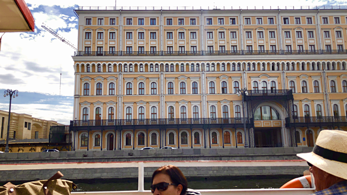 2018 | Moskau, Flussrundfahrt | Moskwa, Sphien-Ufer.