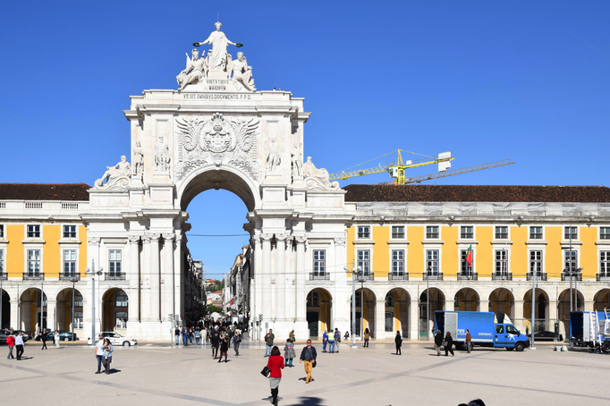 Lissabon '16 | «Praça do Comércio»: Der «Arco da Rua Augusta» stellt den Eingang zur «Baixa Pombalina», der nach 1755 neu gebauten Innenstadt Lissabons, dar.