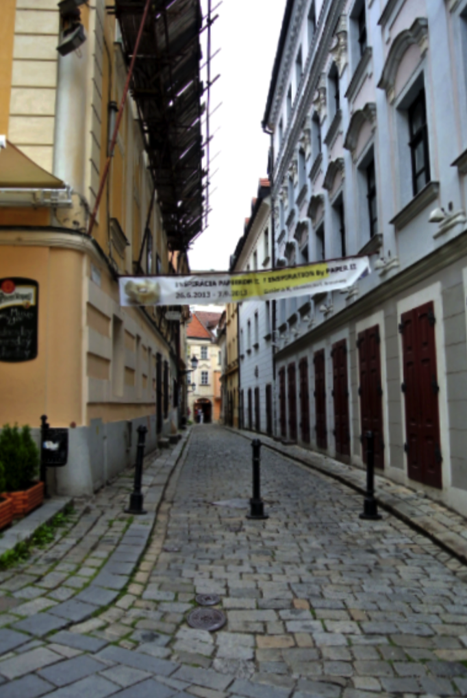2013 | Fahrradtour Passau-Budapest-Passau, Bratislava: «Gassenblick 1».