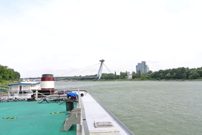 2013 | Fahrradtour Passau-Budapest-Passau, Bratislava: Blick auf «die Brücke des Slowakischen Nationalaufstandes».