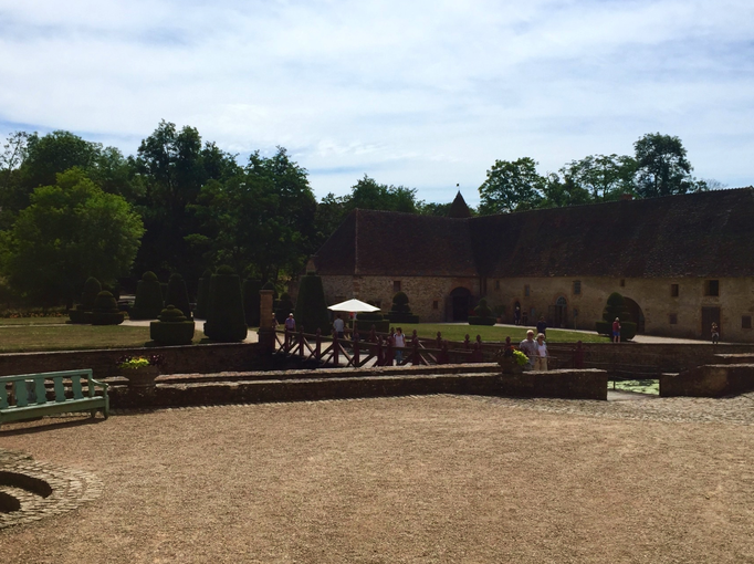 2015 | Fahrradtour «Burgund», Cormatin: Das Schloss «Cormatin» steht auf einer Insel im Fluss «Grosne». Ist in Privatbesitz.