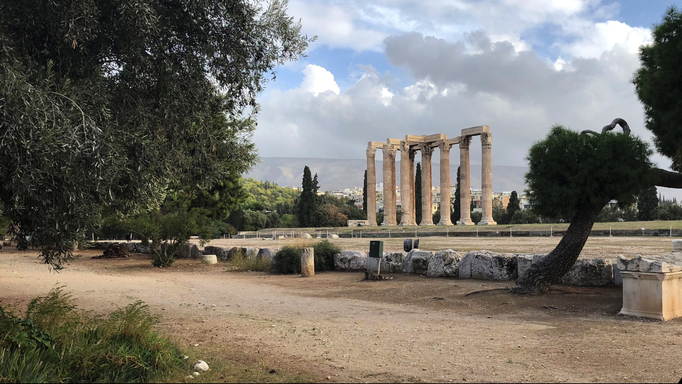 Athen '17 | «Olympieion» (auch Tempel des Olympischen Zeus) | Ehemals einer der grössten Tempel im antiken Griechenland | Der Bau geht auf das 6. Jh.v.Chr. zurück | Aber erst unter dem römischen Kaiser Hadrian im 2. Jh.v.Chr. vollendet.