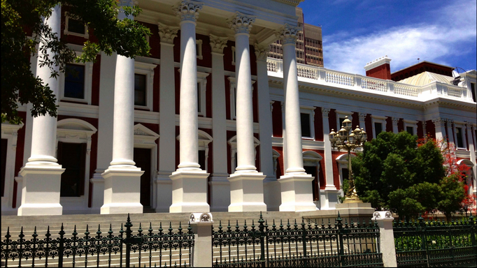 2013 | Südafrika | Kapstadt: Parlamentsgebäude. Im schön angelegten und gepflegten «Company Garden».