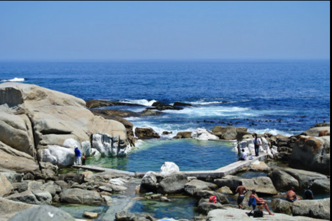 2016 | Kapstadt | «Sea Point»: Noch so ein vom Meer überspültes Schwimm-Bassin.