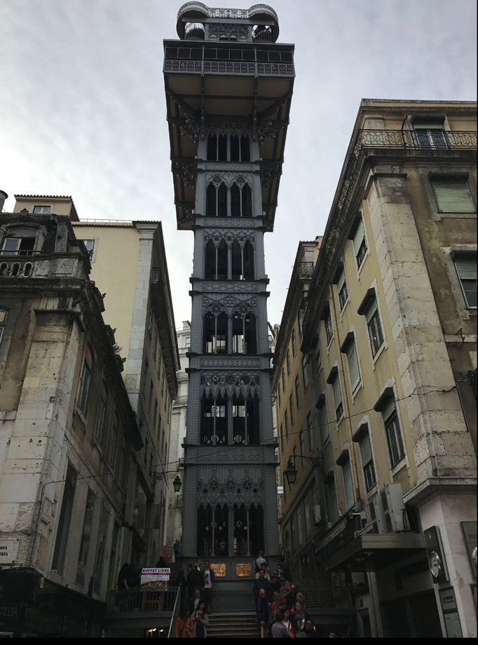 Lissabon '16 | Der «Elevador de Santa Justa» verbindet im Stadtzentrum den Stadtteil «Baixa» mit dem höher gelegenen Stadtteil «Chiado».