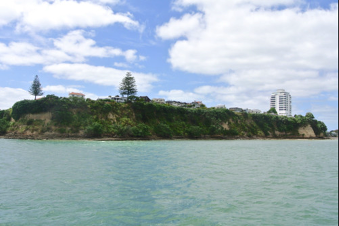 2014 | NZ Nordinsel | Auckland, «Hafenrundfahrt»: Kursschiff in der »Stanley Bay». Richtung Devonport.