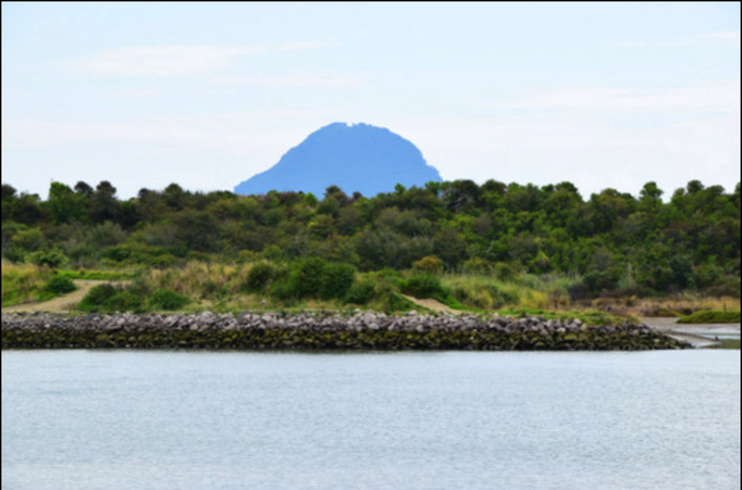 2015 | Neuseeland | «Whakatane», Bay of Plenty: «Whakatane River». Im Hintergrund der «Mt Maunganui».