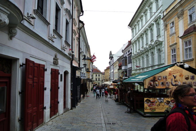2013 | Fahrradtour Passau-Budapest-Passau, Bratislava: «Touristisches»Altstadt-Leben».