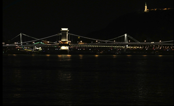 2013 | Fahrradtour Passau-Budapest-Passau, Budapest: «Kettenbrücke», «Freiheitsstatue».