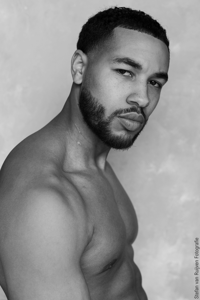 The Portfolio Studio, Fit Body, Muscle, Abs, gespierd, model, malemodel, Stefan van Ruijven Fotografie, Shoot, Photoshoot, Portfolio, Portfolio maken, inschrijven bij modellenbureau, inschrijven bij een castingbureau, model worden, mannelijk model worden