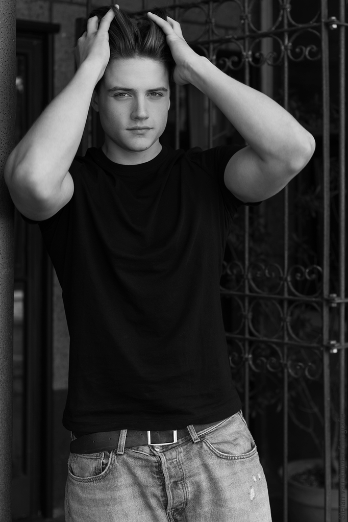 Bastiaan, Portfolio, Portfolioshoot, Portfolio Fotoshoot Dag, Fotoshoot Dag, Atelier de Bioscoop, Geertruidenberg, Model, Model worden, Inschrijven als model, mannelijk model, fotograaf, fotoshoot locatie, Stefan van Ruijven Fotografie, Shoot, Fotoshoot